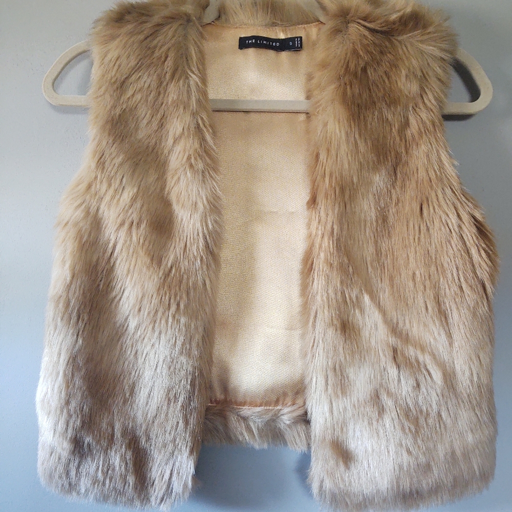 THE LIMITED Faux-FUR Vest~ Honey-Tan 🍯 Color Size: S